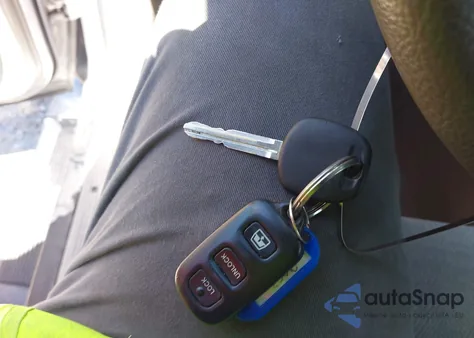 2004 Toyota Sequoia Sr5 V8 from USA, damaged, VIN 5TDZT34A04S211477